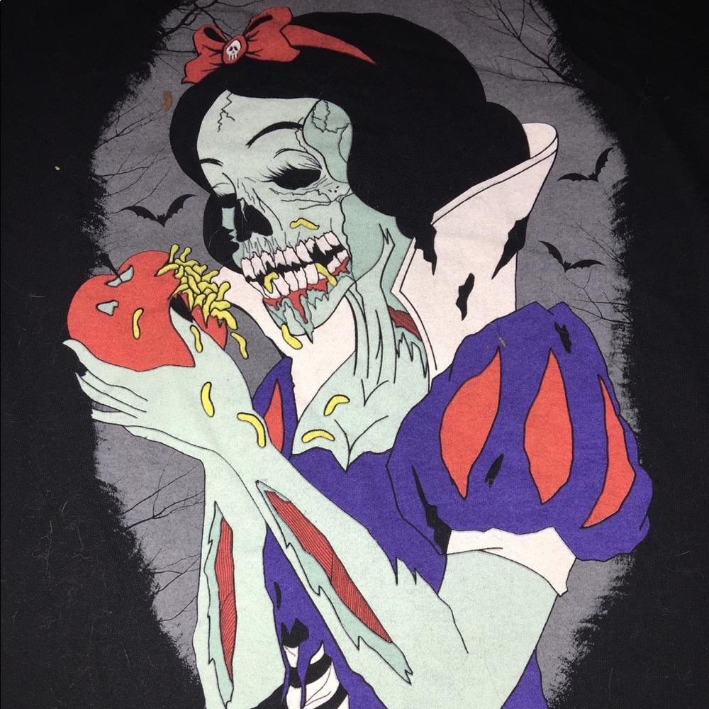Extremely rare zombie Snow White tee-shirt